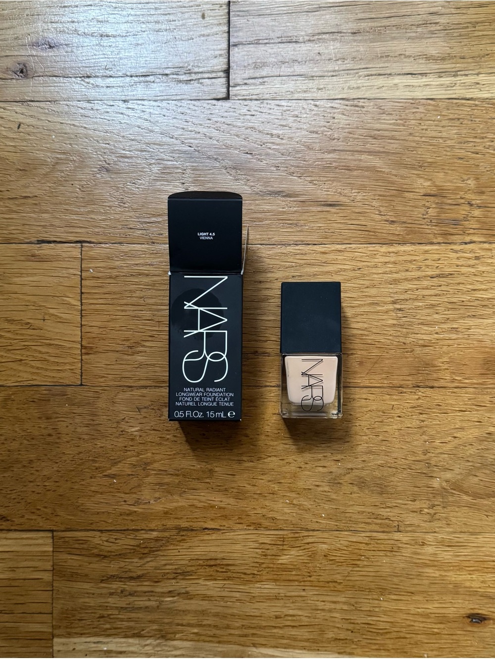 NARS Cosmetics Natural Radiant Longwear Foundation, Light 4.5 Vienna 15ml